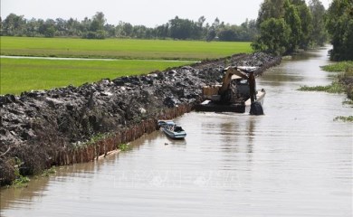 (BĐT) - Ban Quản lý Trung ương các dự án thủy lợi thuộc Bộ Nông nghiệp và Phát triển nông thôn vừa phê duyệt Kế hoạch lựa chọn nhà thầu giai đoạn lập báo cáo nghiên cứu tiền khả thi - Dự án Cải thiện hệ thống thủy lợi các tỉnh ven biển Đồng bằng sông Cửu Long thích ứng với biến đổi khí hậu (JICA5).